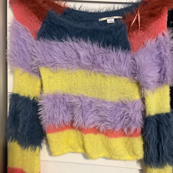 Kimchi Cropped Eyelash Sweater Colorful - Picture 4 of 5